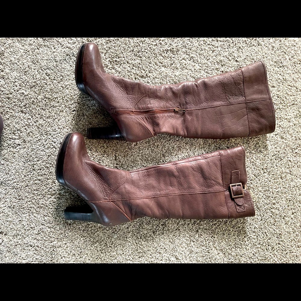 Ugg brown leather boots.